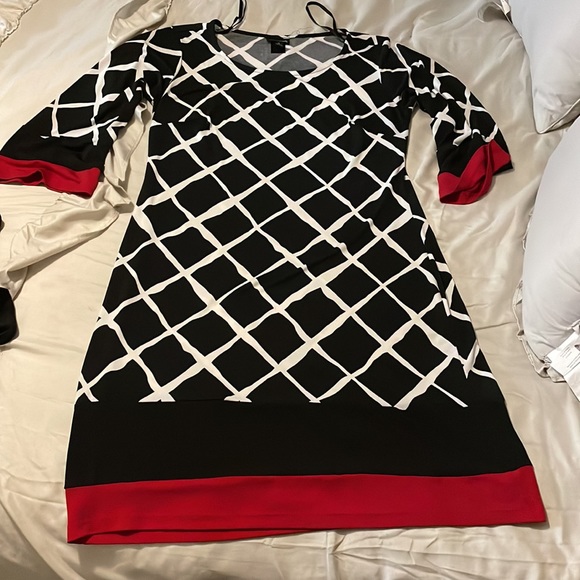 Women dress - Picture 2 of 7